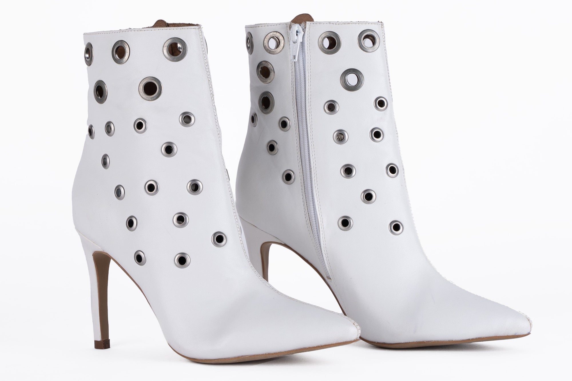 White Pointed-Toe Booties with rivets - AMARA | Natya Shoes